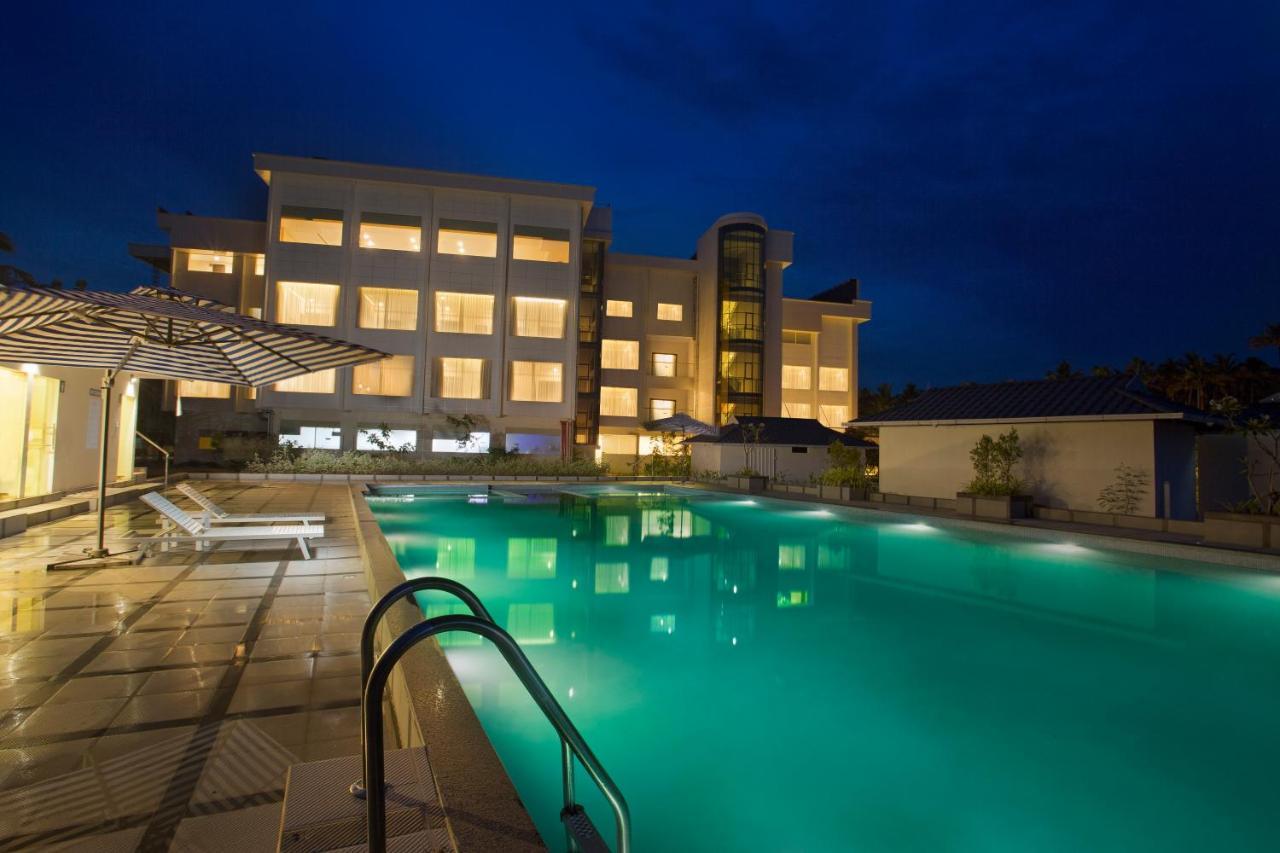 Blue Serene Resort Guruvāyūr Exteriör bild